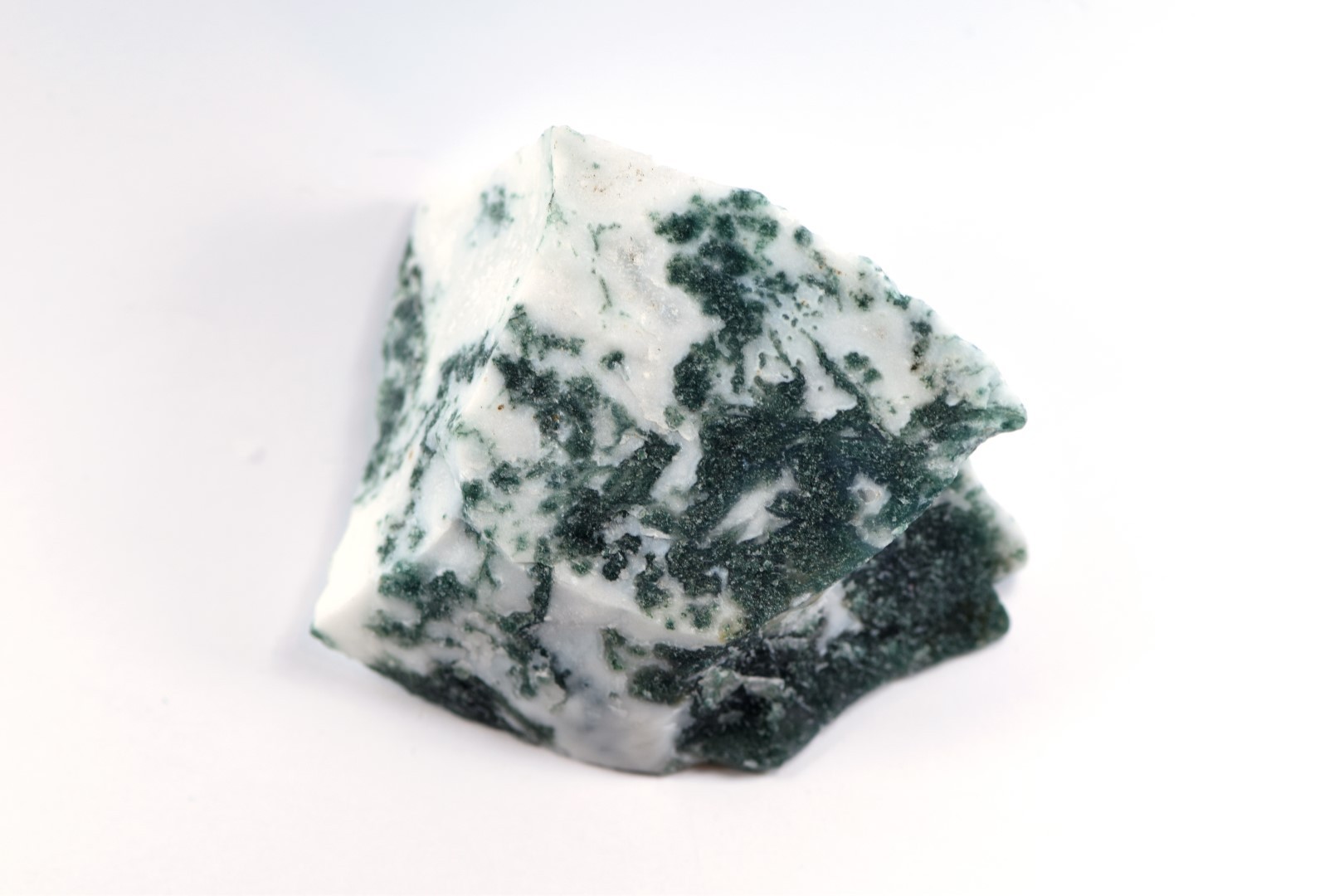 Текстура натурального древесного агата с дендритовыми включениями