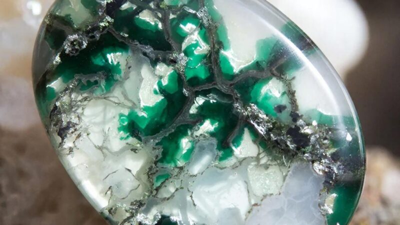 Магические свойства древесного агата для женщин