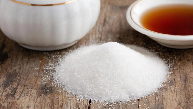 Рассыпать сахар на столе: приметы